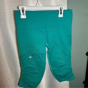 lululemon athletica Green Leggings Stretchy Athletic Fit